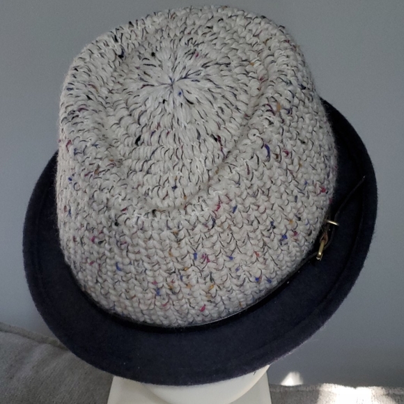 Two-tone Fedora/Trilby women's hat - Picture 2 of 4
